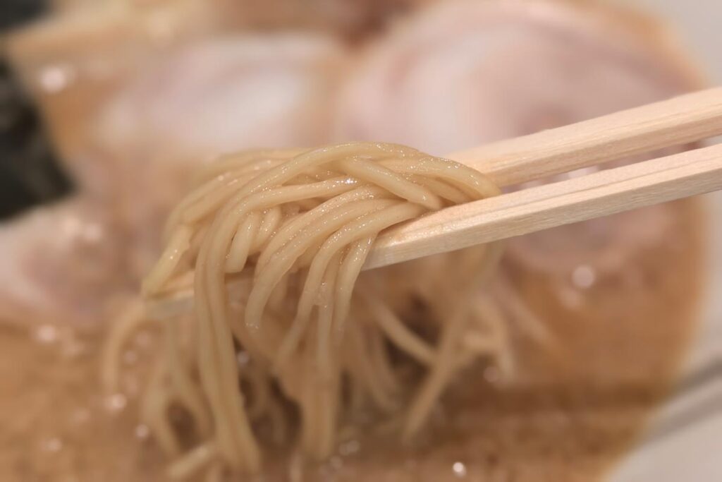 嵐げんこつらあめんは細麺でオーダー